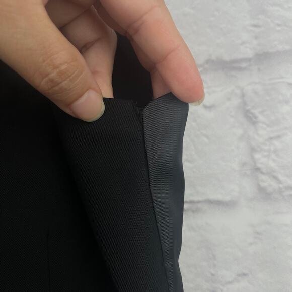 K0-1017 Boys Vest Black size 150 (size 12) - Picture 2 of 4